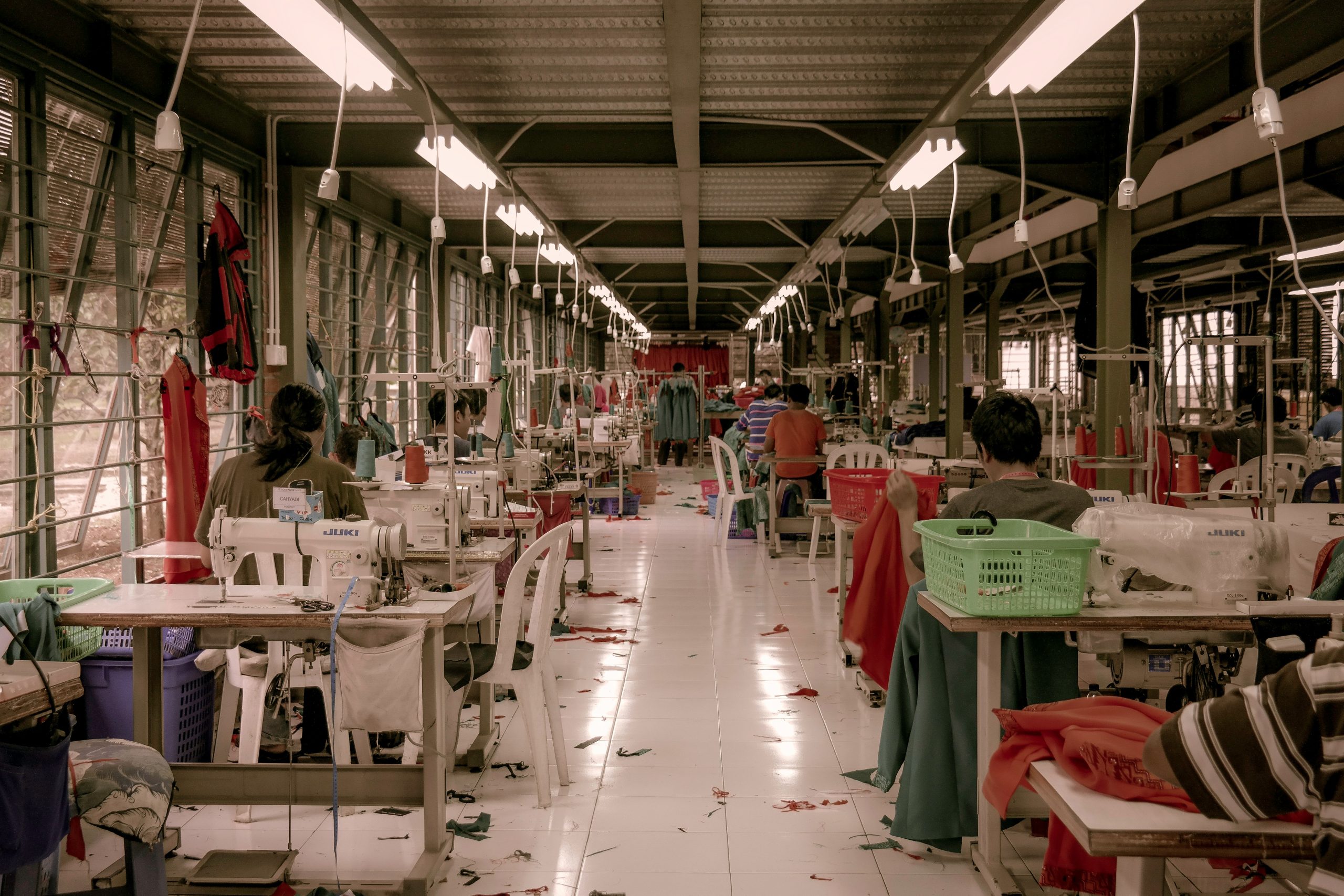 Textilfabrik ©Pexels_RioLecatompessy